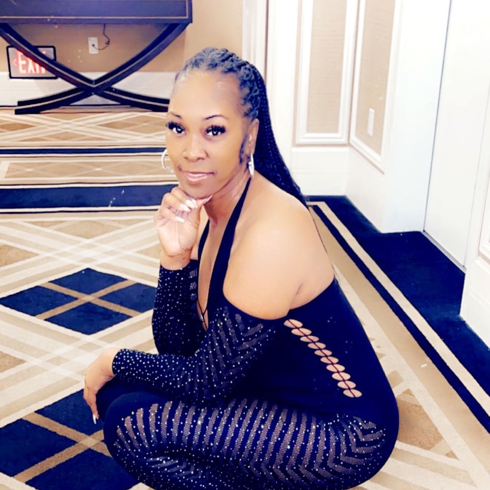 Meet your Posher, Posh